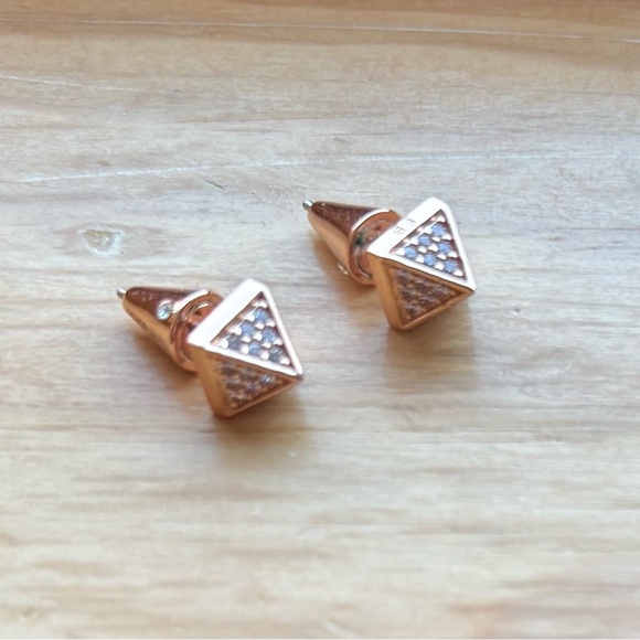 Eddie Borgo Rose Gold Pyramid Stud Earrings pave - Picture 1 of 3